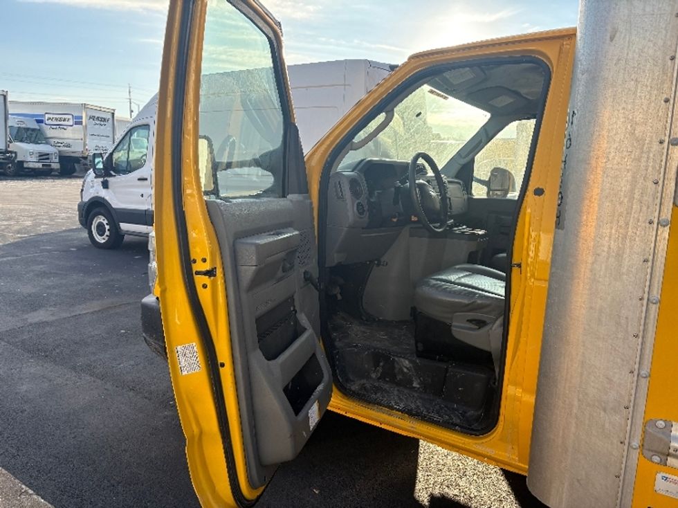 Light Duty Box Truck-Light and Medium Duty Trucks-Ford-2019-E350-Indianapolis-IN-139,843\n\t\tmiles-$ 19,000 - Image 14
