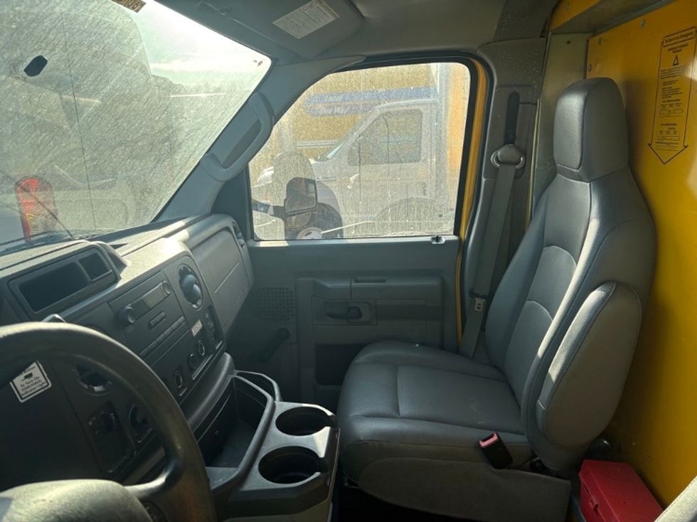 Light Duty Box Truck-Light and Medium Duty Trucks-Ford-2019-E350-Indianapolis-IN-139,843\n\t\tmiles-$ 19,000 - Image 17