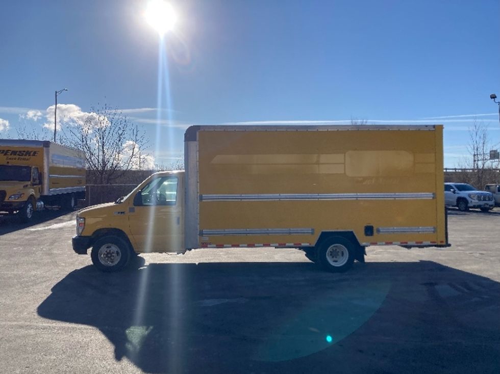 Light Duty Box Truck-Light and Medium Duty Trucks-Ford-2019-E350-Indianapolis-IN-139,843\n\t\tmiles-$ 19,000 - Image 4