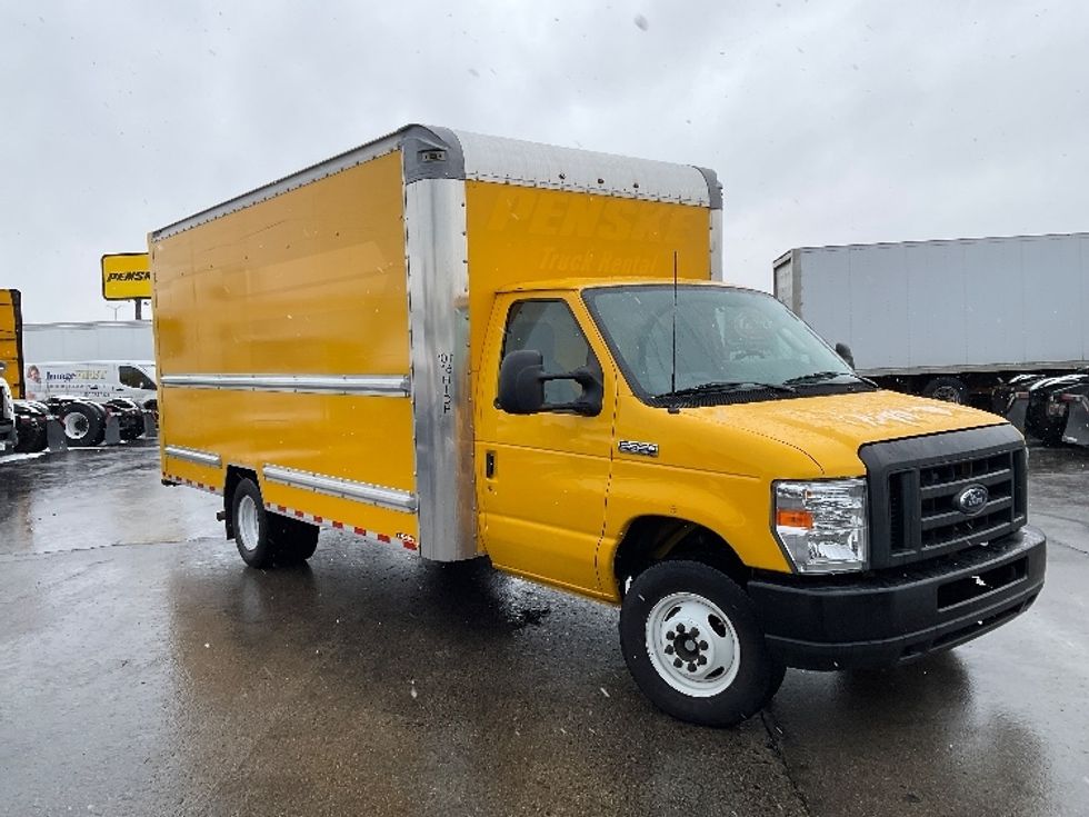 Light Duty Box Truck-Light and Medium Duty Trucks-Ford-2019-E350-Milwaukee-WI-89,210\n\t\tmiles-$ 25,000 - Image 1