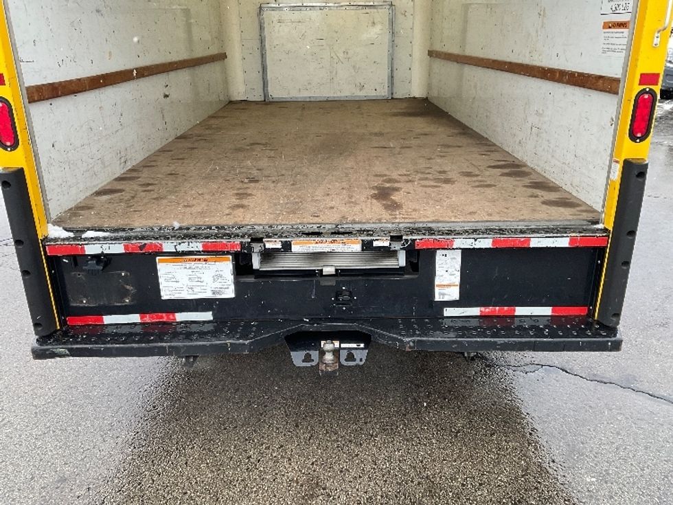 Light Duty Box Truck-Light and Medium Duty Trucks-Ford-2019-E350-Milwaukee-WI-89,210\n\t\tmiles-$ 25,000 - Image 10