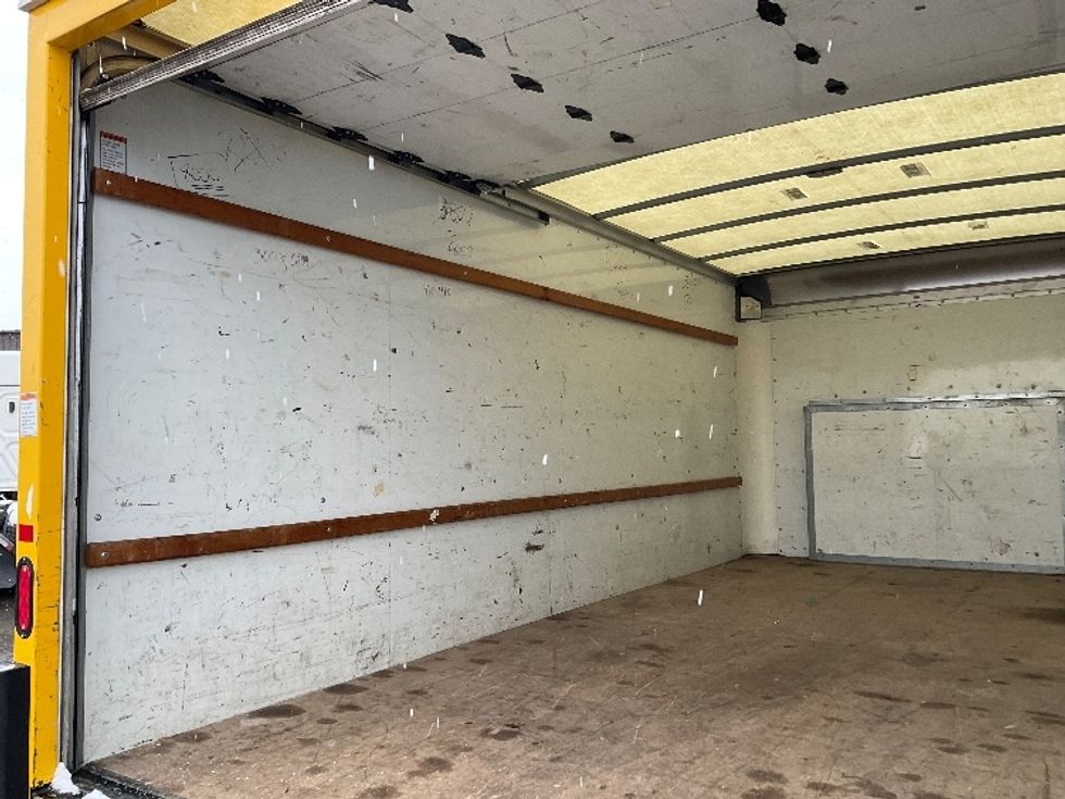Light Duty Box Truck-Light and Medium Duty Trucks-Ford-2019-E350-Milwaukee-WI-89,210\n\t\tmiles-$ 25,000 - Image 11