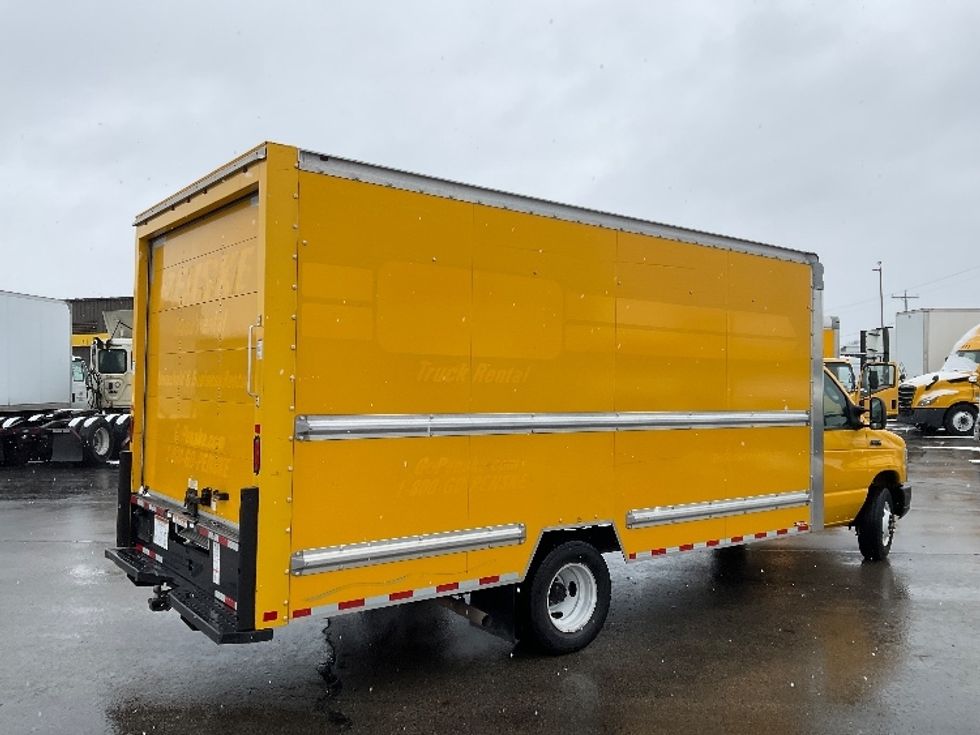Light Duty Box Truck-Light and Medium Duty Trucks-Ford-2019-E350-Milwaukee-WI-89,210\n\t\tmiles-$ 25,000 - Image 13