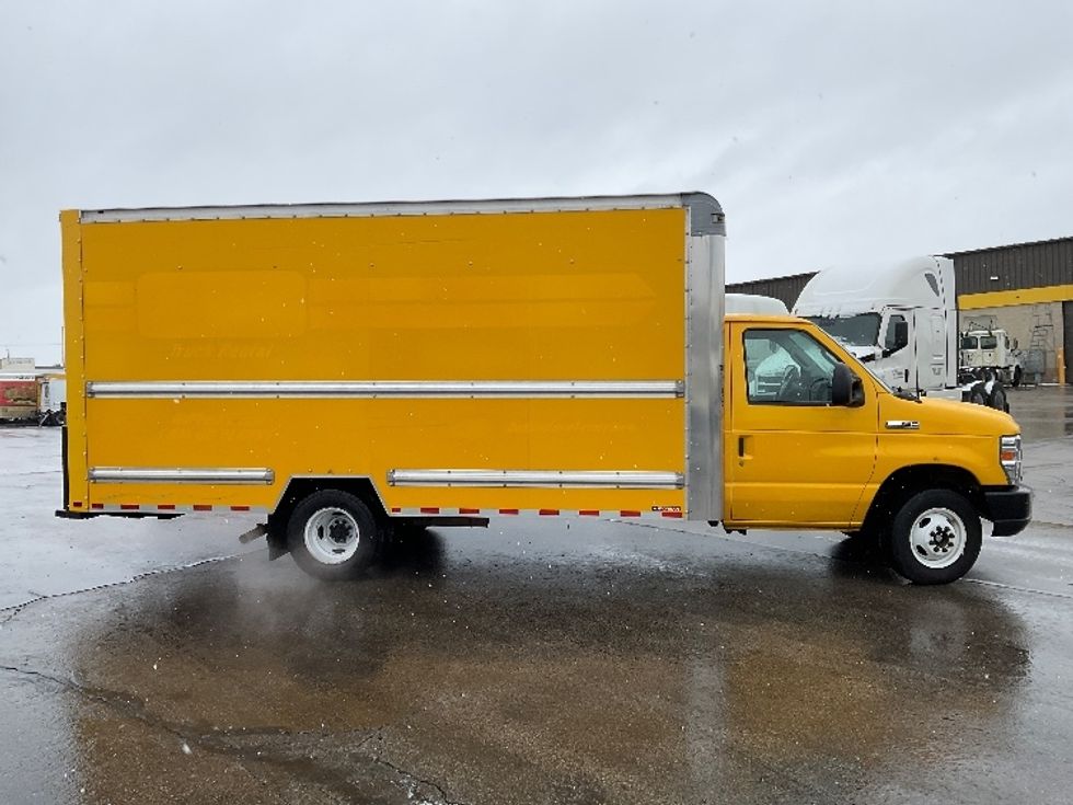 Light Duty Box Truck-Light and Medium Duty Trucks-Ford-2019-E350-Milwaukee-WI-89,210\n\t\tmiles-$ 25,000 - Image 15