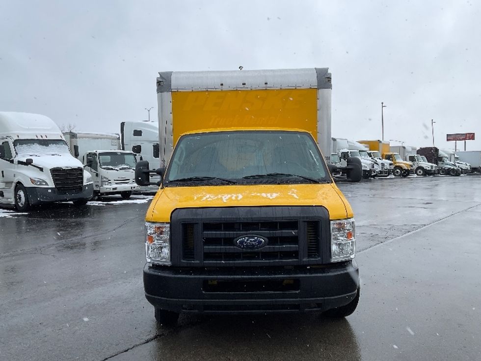 Light Duty Box Truck-Light and Medium Duty Trucks-Ford-2019-E350-Milwaukee-WI-89,210\n\t\tmiles-$ 25,000 - Image 2