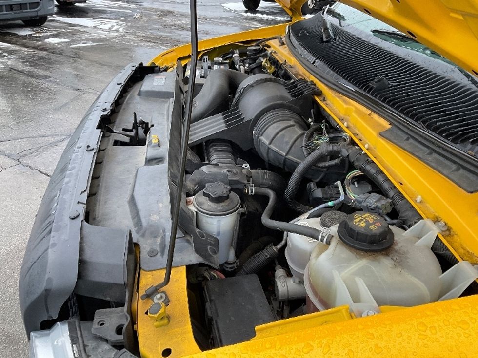 Light Duty Box Truck-Light and Medium Duty Trucks-Ford-2019-E350-Milwaukee-WI-89,210\n\t\tmiles-$ 25,000 - Image 24