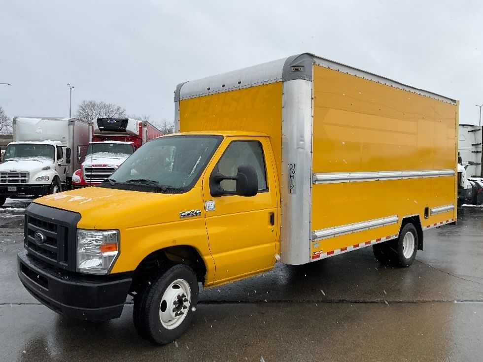 Light Duty Box Truck-Light and Medium Duty Trucks-Ford-2019-E350-Milwaukee-WI-89,210\n\t\tmiles-$ 25,000 - Image 3