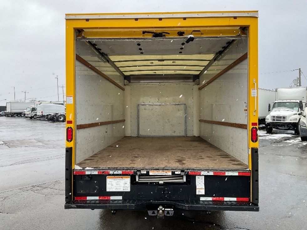 Light Duty Box Truck-Light and Medium Duty Trucks-Ford-2019-E350-Milwaukee-WI-89,210\n\t\tmiles-$ 25,000 - Image 8