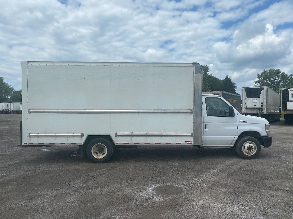 Light Duty Box Truck-Light and Medium Duty Trucks-Ford-2019-E350-Minoa-NY-76,117\n\t\tmiles-$ 26,000 - Image 15