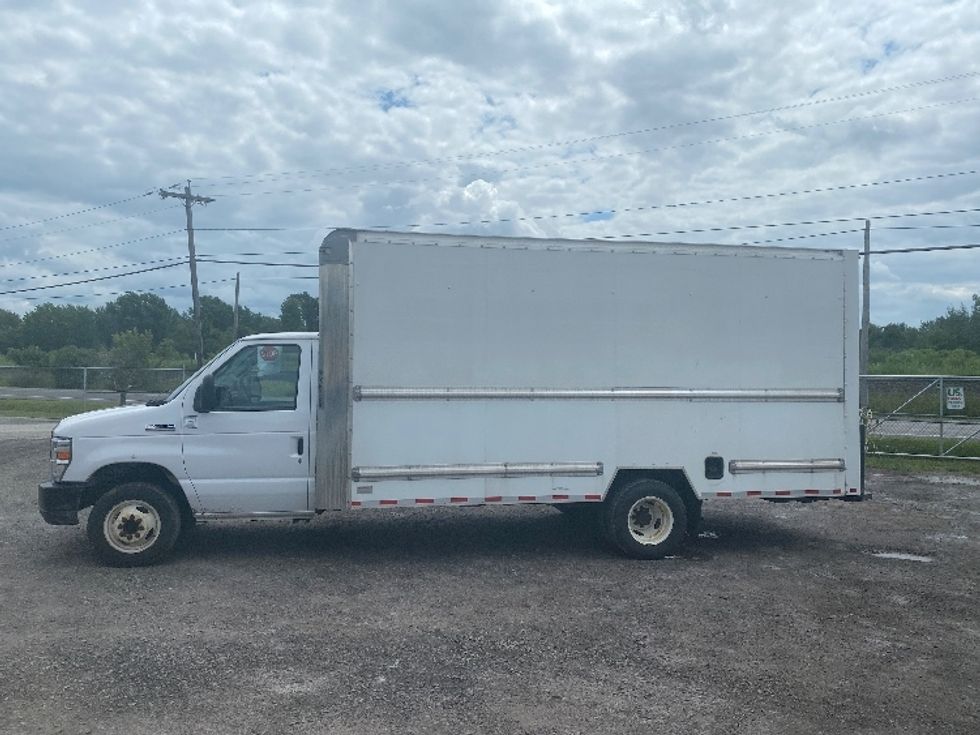 Light Duty Box Truck-Light and Medium Duty Trucks-Ford-2019-E350-Minoa-NY-76,117\n\t\tmiles-$ 26,000 - Image 4