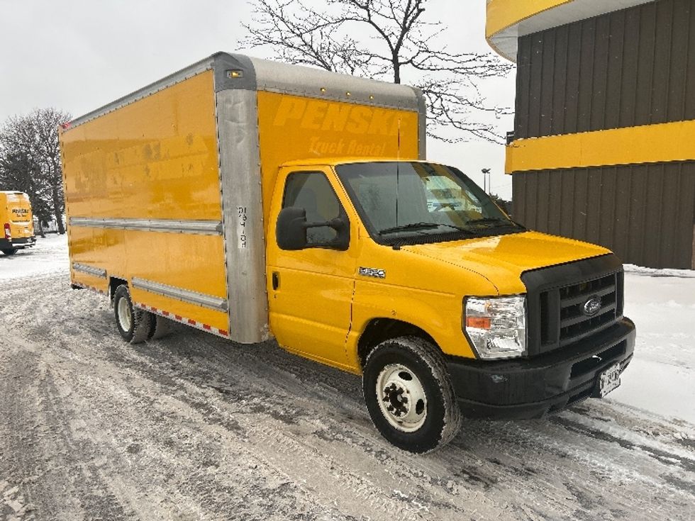 Light Duty Box Truck-Light and Medium Duty Trucks-Ford-2019-E350-Mississauga-ON-187,088\n\t\tkm-$ 28,000 - Image 1