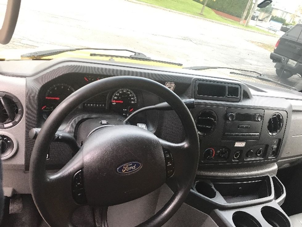 Light Duty Box Truck-Light and Medium Duty Trucks-Ford-2019-E350-Mississauga-ON-187,088\n\t\tkm-$ 28,000 - Image 18