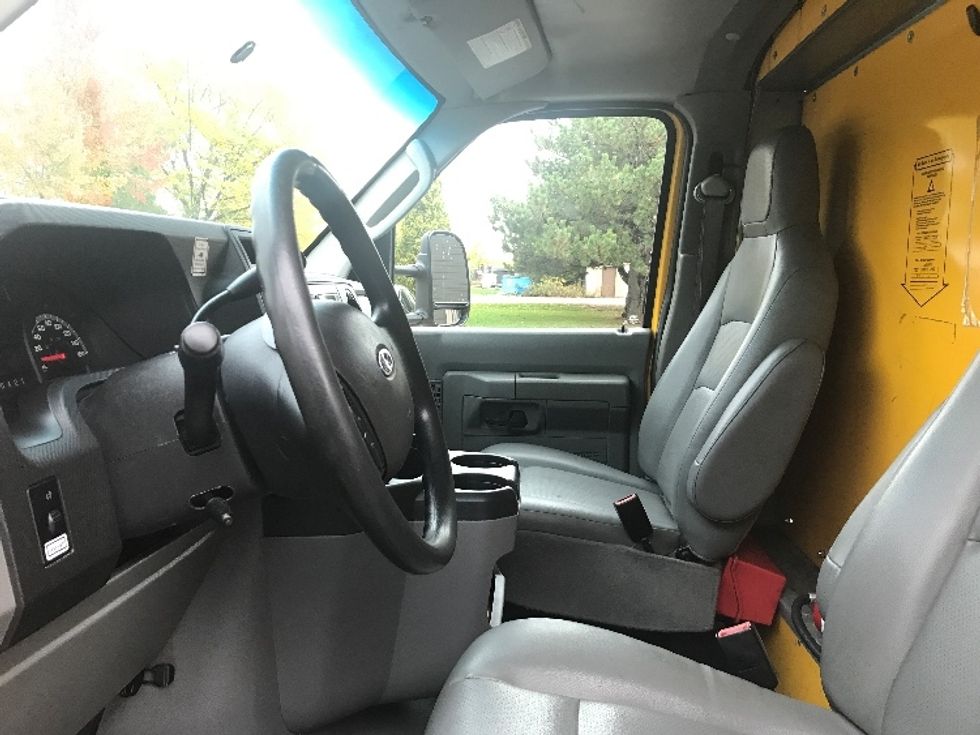 Light Duty Box Truck-Light and Medium Duty Trucks-Ford-2019-E350-Mississauga-ON-187,088\n\t\tkm-$ 28,000 - Image 19