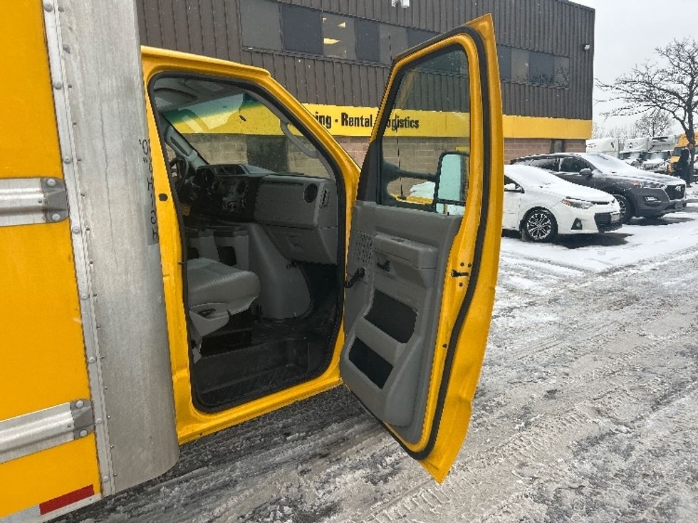 Light Duty Box Truck-Light and Medium Duty Trucks-Ford-2019-E350-Mississauga-ON-187,088\n\t\tkm-$ 28,000 - Image 20