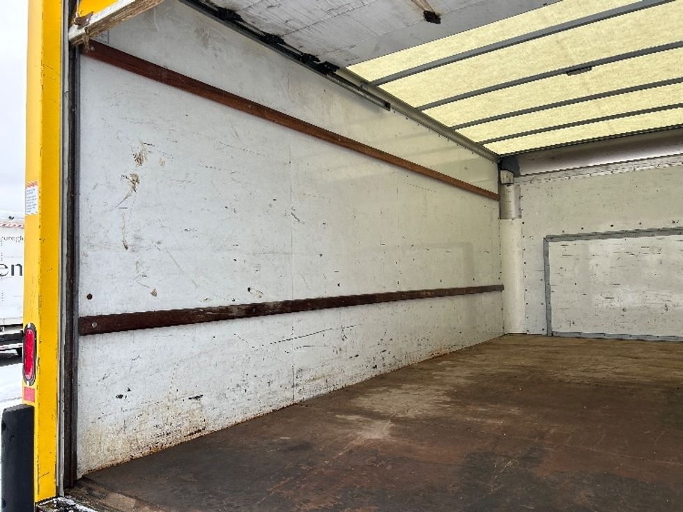 Light Duty Box Truck-Light and Medium Duty Trucks-Ford-2019-E350-Ottawa-ON-180,266\n\t\tkm-$ 29,250 - Image 11
