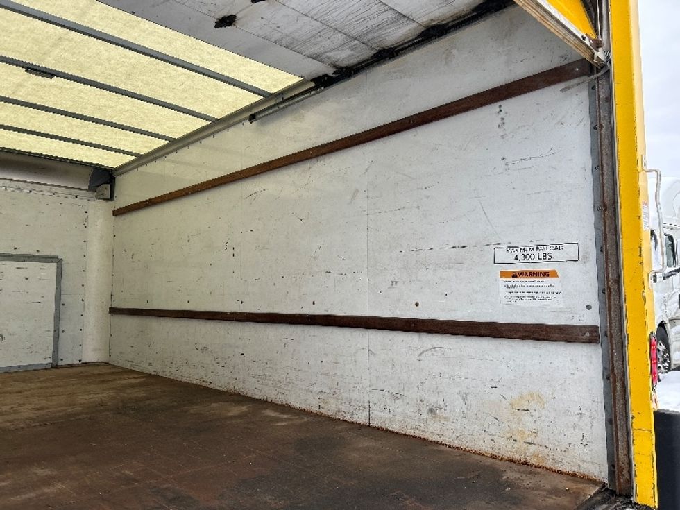 Light Duty Box Truck-Light and Medium Duty Trucks-Ford-2019-E350-Ottawa-ON-180,266\n\t\tkm-$ 29,250 - Image 12
