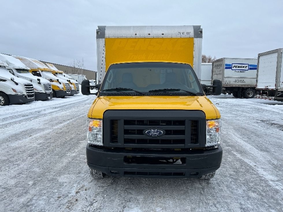 Light Duty Box Truck-Light and Medium Duty Trucks-Ford-2019-E350-Ottawa-ON-180,266\n\t\tkm-$ 29,250 - Image 2