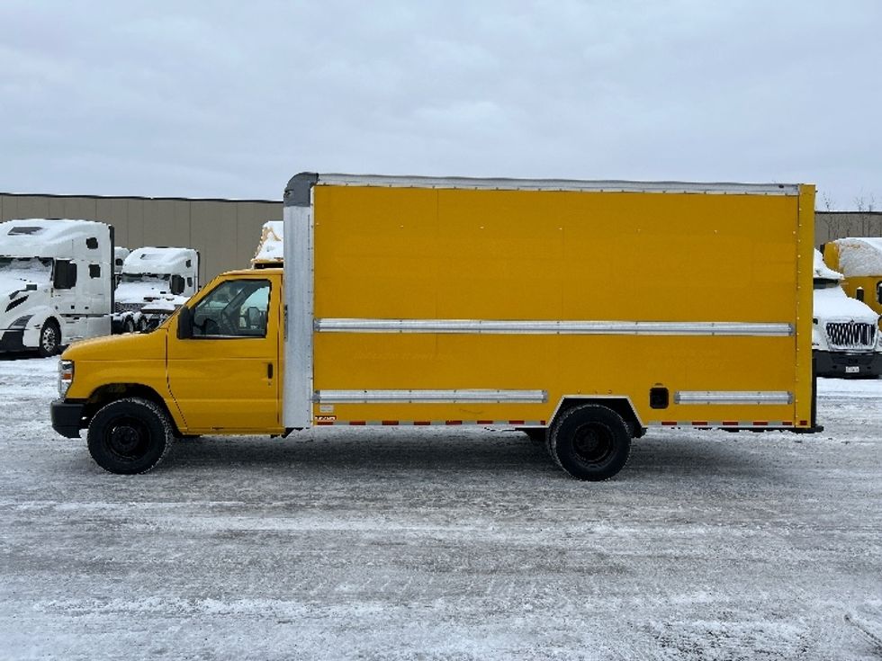 Light Duty Box Truck-Light and Medium Duty Trucks-Ford-2019-E350-Ottawa-ON-180,266\n\t\tkm-$ 29,250 - Image 4