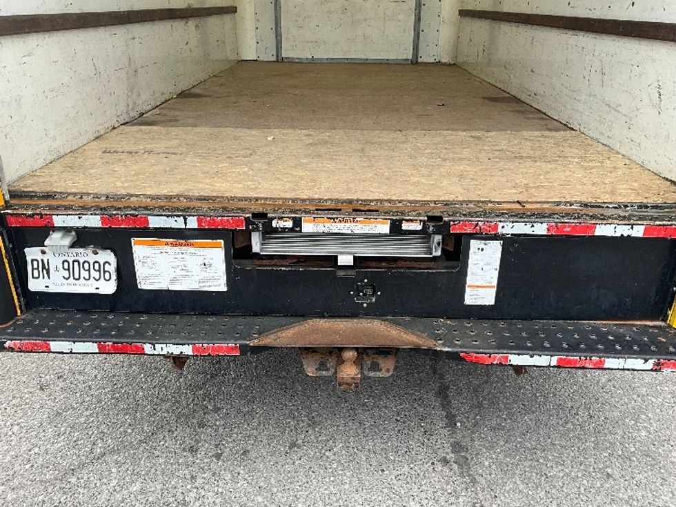 Light Duty Box Truck-Light and Medium Duty Trucks-Ford-2019-E350-Ottawa-ON-190,000\n\t\tkm-$ 25,000 - Image 10