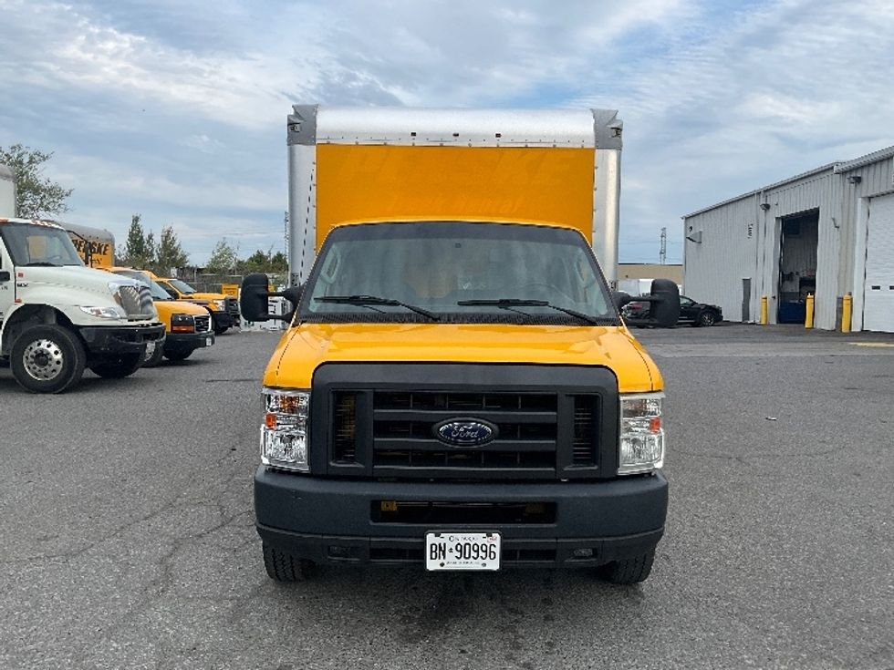 Light Duty Box Truck-Light and Medium Duty Trucks-Ford-2019-E350-Ottawa-ON-190,000\n\t\tkm-$ 25,000 - Image 2