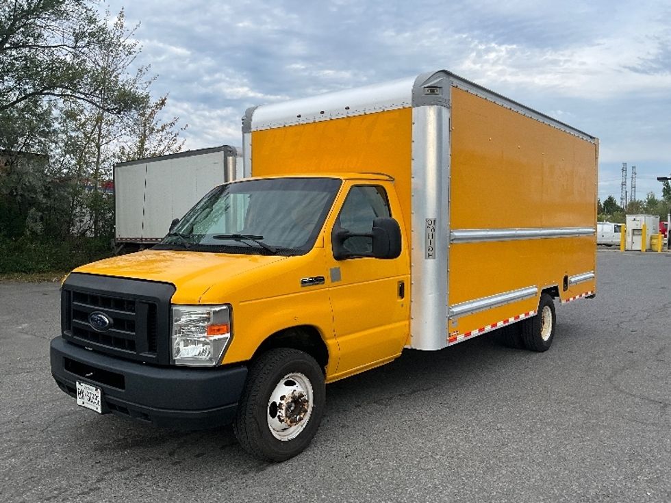 Light Duty Box Truck-Light and Medium Duty Trucks-Ford-2019-E350-Ottawa-ON-190,000\n\t\tkm-$ 25,000 - Image 3