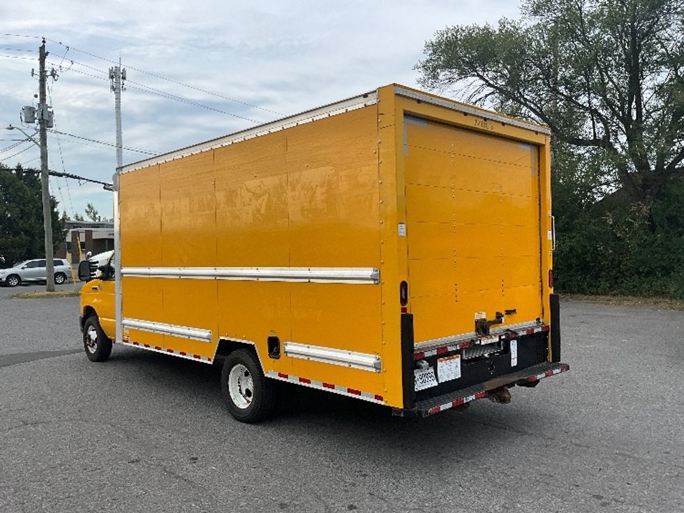 Light Duty Box Truck-Light and Medium Duty Trucks-Ford-2019-E350-Ottawa-ON-190,000\n\t\tkm-$ 25,000 - Image 6