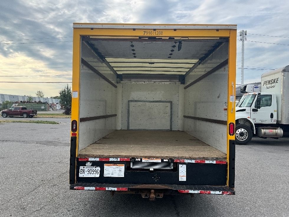 Light Duty Box Truck-Light and Medium Duty Trucks-Ford-2019-E350-Ottawa-ON-190,000\n\t\tkm-$ 25,000 - Image 9