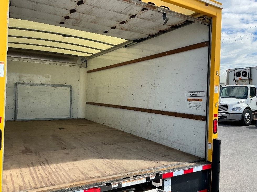 Light Duty Box Truck-Light and Medium Duty Trucks-Ford-2019-E350-Stoney Creek-ON-107,637\n\t\tkm-$ 31,500 - Image 12