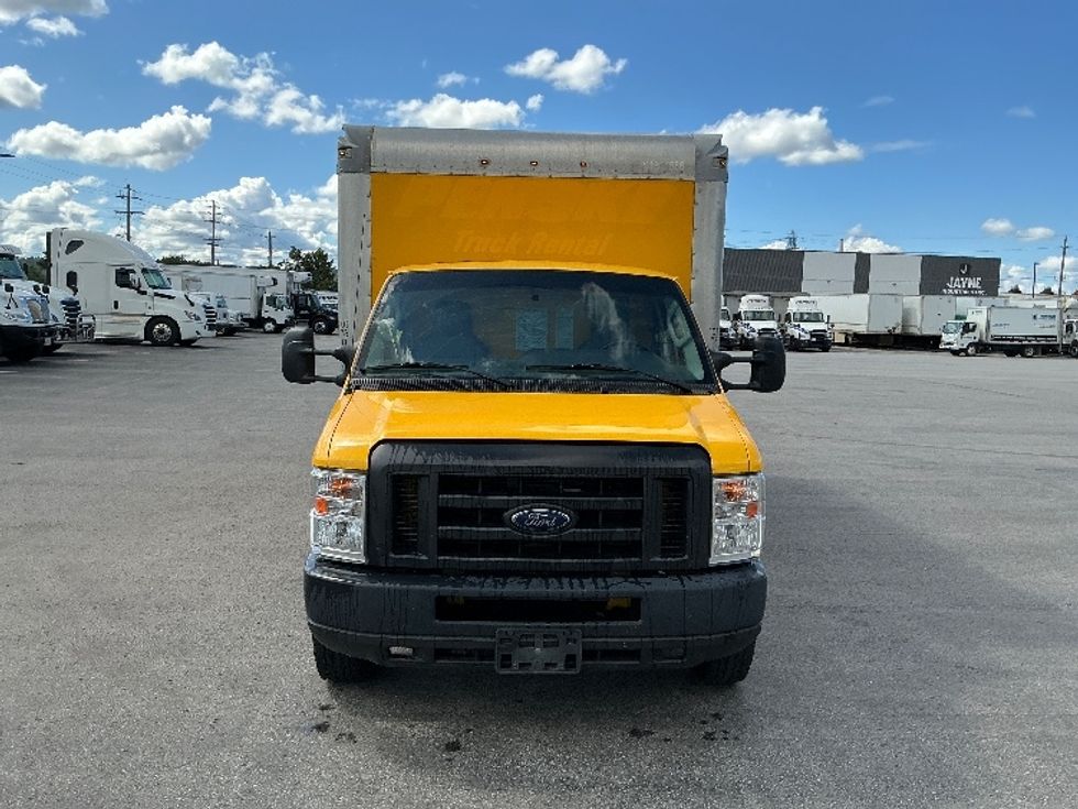 Light Duty Box Truck-Light and Medium Duty Trucks-Ford-2019-E350-Stoney Creek-ON-107,637\n\t\tkm-$ 31,500 - Image 2