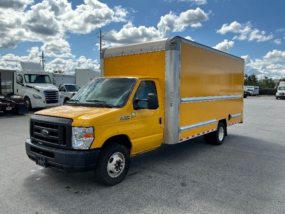 Light Duty Box Truck-Light and Medium Duty Trucks-Ford-2019-E350-Stoney Creek-ON-107,637\n\t\tkm-$ 31,500 - Image 3