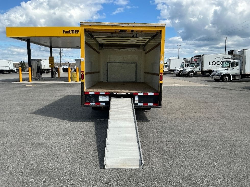 Light Duty Box Truck-Light and Medium Duty Trucks-Ford-2019-E350-Stoney Creek-ON-107,637\n\t\tkm-$ 31,500 - Image 9
