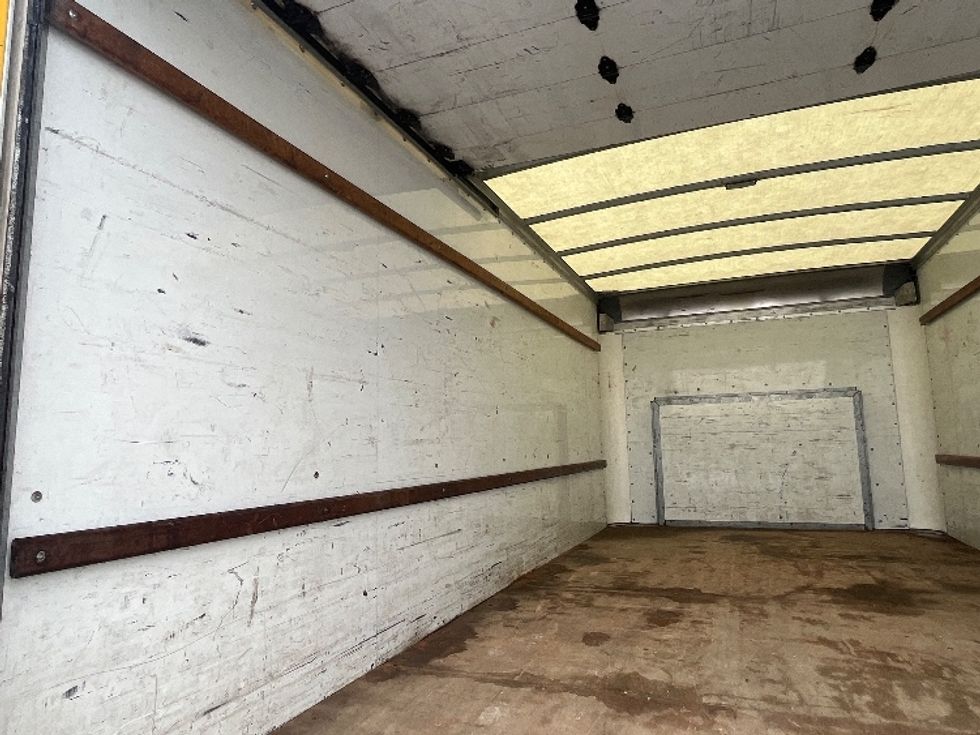 Light Duty Box Truck-Light and Medium Duty Trucks-Ford-2019-E350-Toronto-ON-115,101\n\t\tkm-$ 34,250 - Image 11