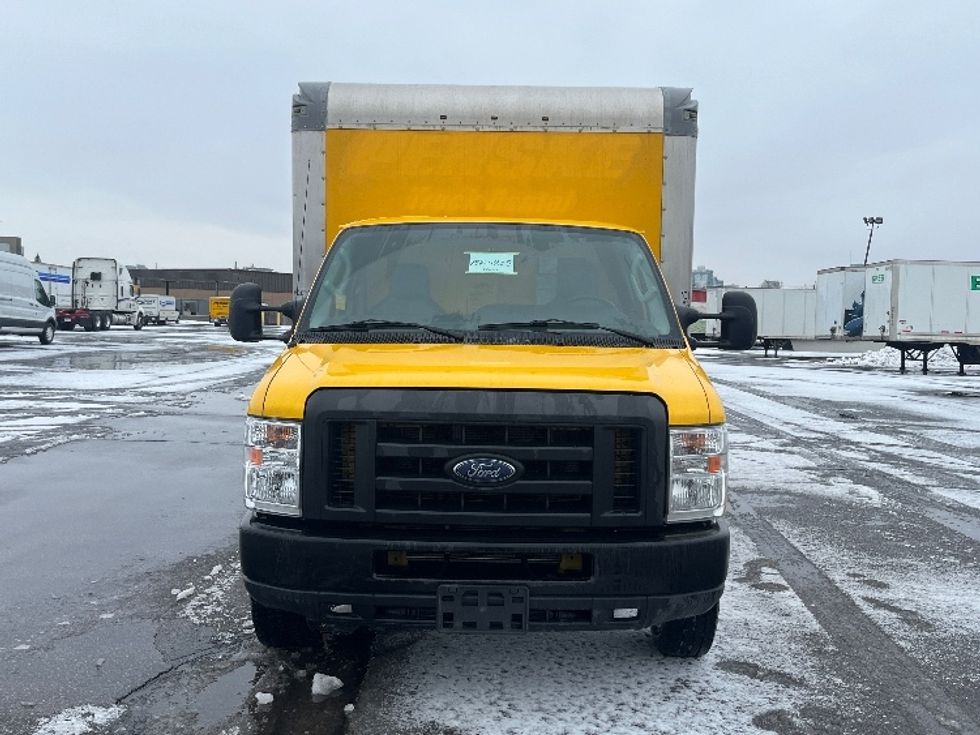 Light Duty Box Truck-Light and Medium Duty Trucks-Ford-2019-E350-Toronto-ON-115,101\n\t\tkm-$ 34,250 - Image 2
