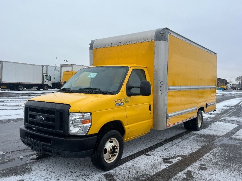 Light Duty Box Truck-Light and Medium Duty Trucks-Ford-2019-E350-Toronto-ON-115,101\n\t\tkm-$ 34,250 - Image 3