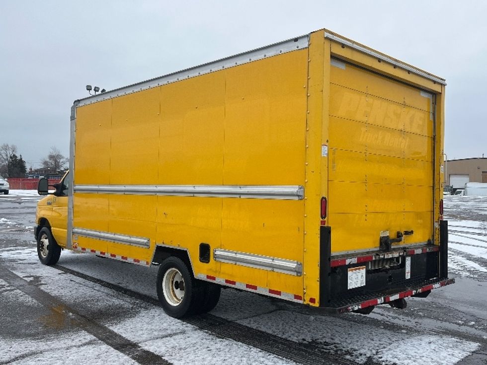 Light Duty Box Truck-Light and Medium Duty Trucks-Ford-2019-E350-Toronto-ON-115,101\n\t\tkm-$ 34,250 - Image 6