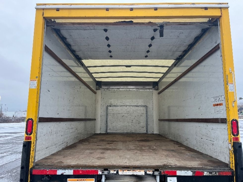 Light Duty Box Truck-Light and Medium Duty Trucks-Ford-2019-E350-Toronto-ON-115,101\n\t\tkm-$ 34,250 - Image 8