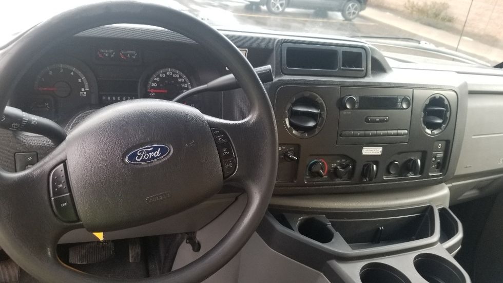 Light Duty Box Truck-Light and Medium Duty Trucks-Ford-2019-E350-Toronto-ON-179,372\n\t\tkm-$ 28,750 - Image 18