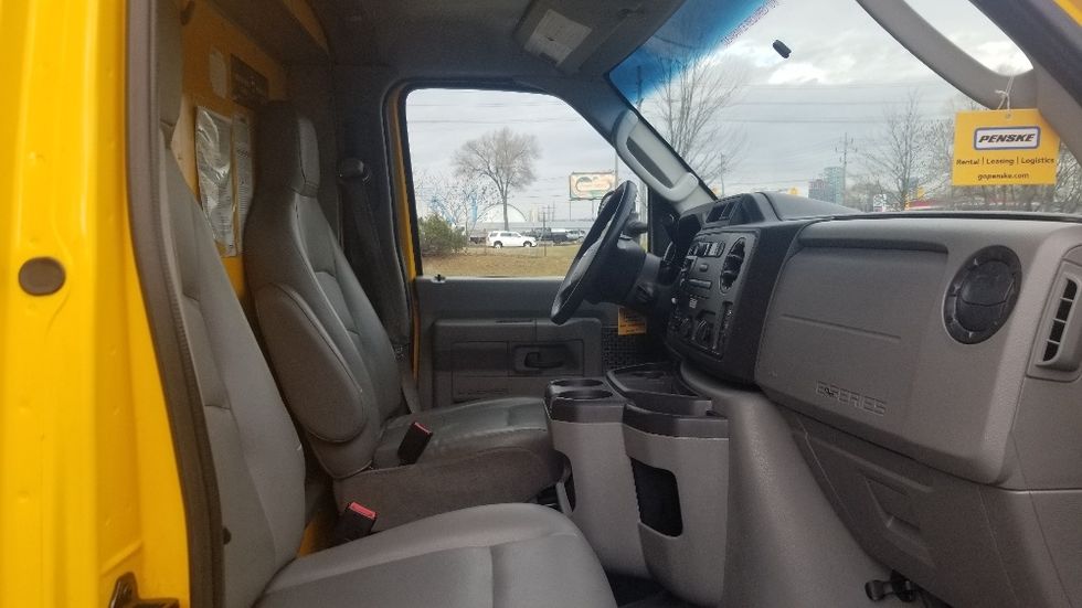 Light Duty Box Truck-Light and Medium Duty Trucks-Ford-2019-E350-Toronto-ON-179,372\n\t\tkm-$ 28,750 - Image 22