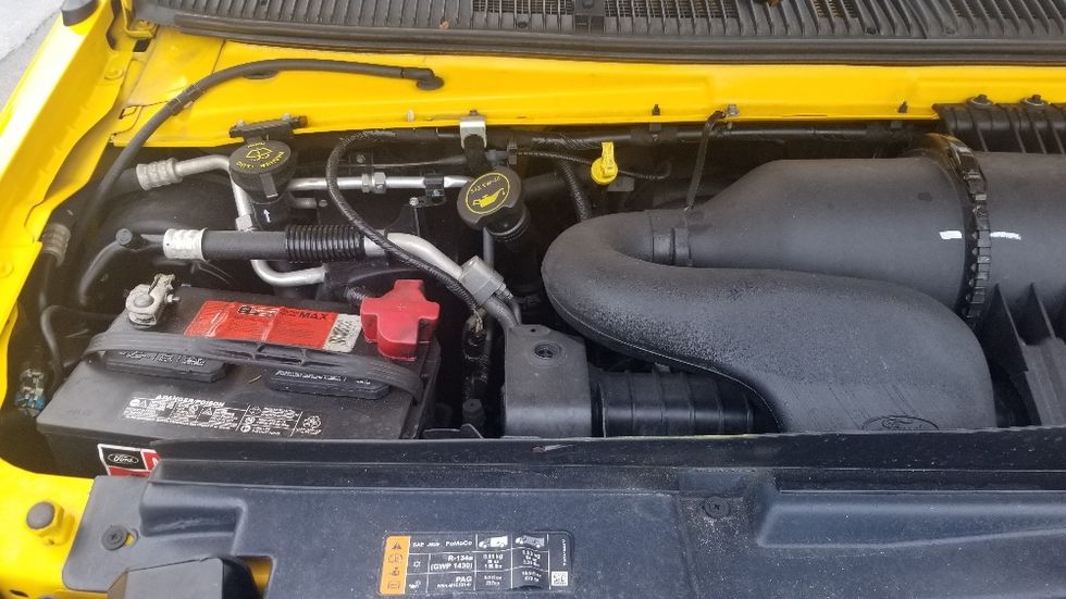 Light Duty Box Truck-Light and Medium Duty Trucks-Ford-2019-E350-Toronto-ON-179,372\n\t\tkm-$ 28,750 - Image 23