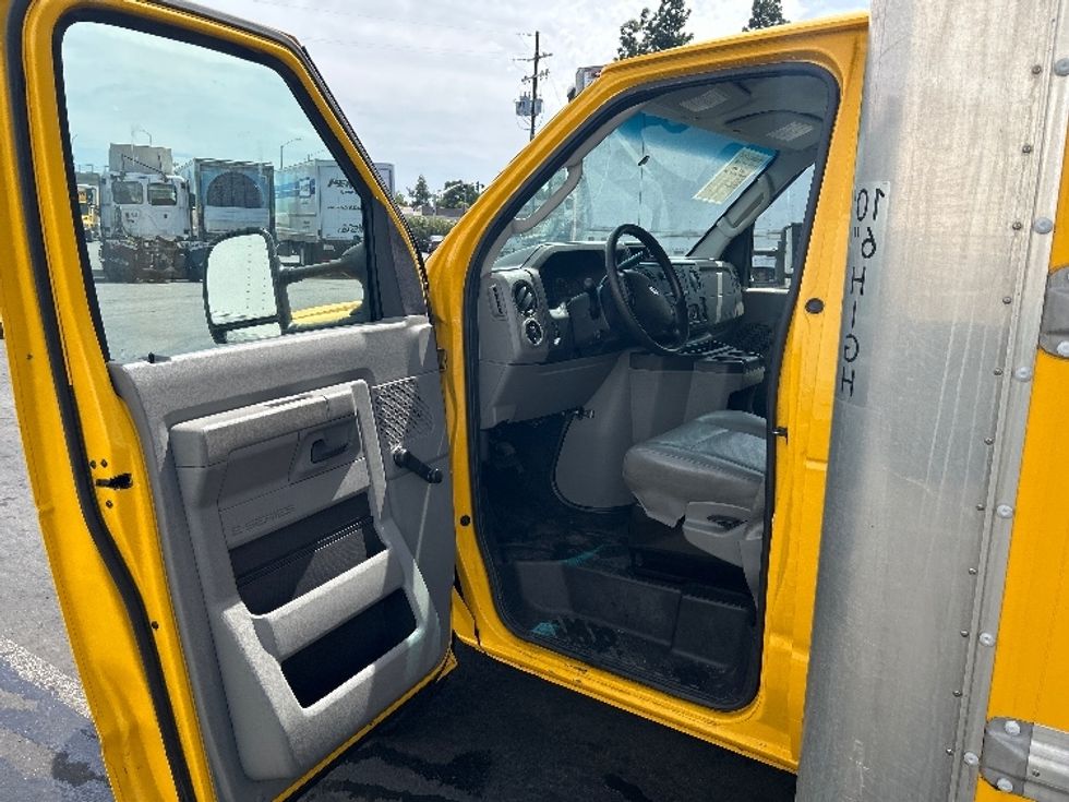 Light Duty Box Truck-Light and Medium Duty Trucks-Ford-2019-E350-West Sacramento-CA-98,061\n\t\tmiles-$ 23,500 - Image 16