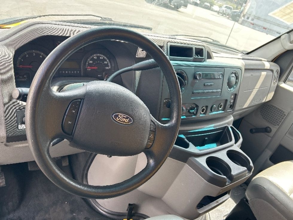 Light Duty Box Truck-Light and Medium Duty Trucks-Ford-2019-E350-West Sacramento-CA-98,061\n\t\tmiles-$ 23,500 - Image 17