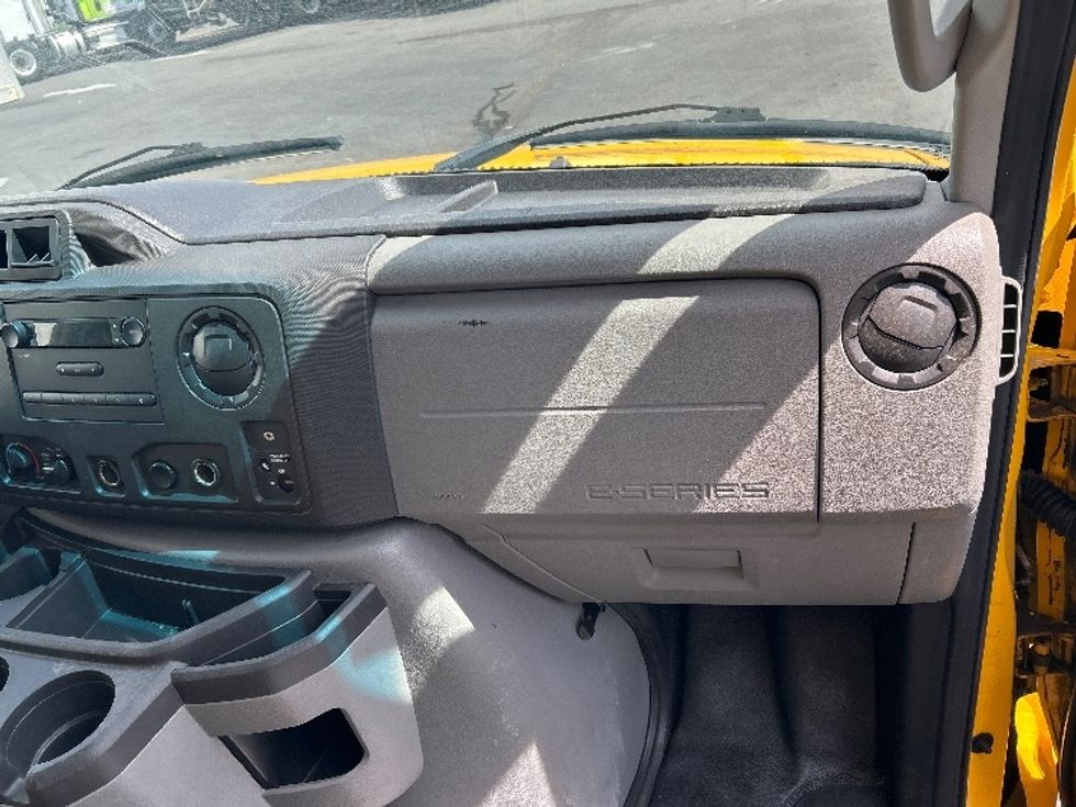 Light Duty Box Truck-Light and Medium Duty Trucks-Ford-2019-E350-West Sacramento-CA-98,061\n\t\tmiles-$ 23,500 - Image 21