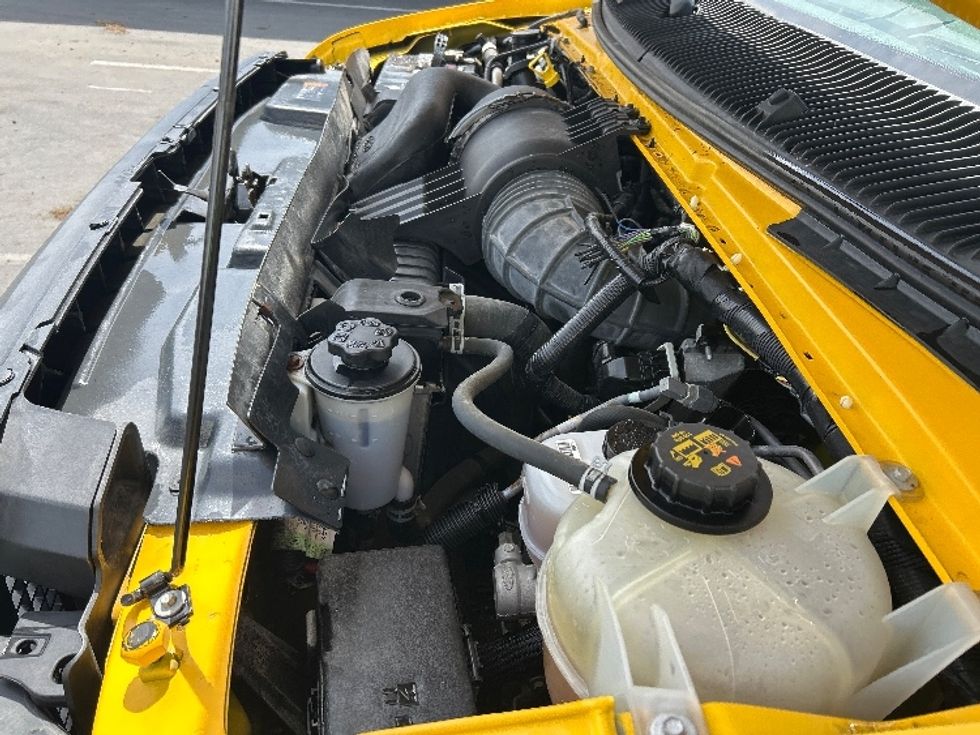 Light Duty Box Truck-Light and Medium Duty Trucks-Ford-2019-E350-West Sacramento-CA-98,061\n\t\tmiles-$ 23,500 - Image 24