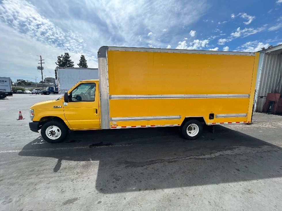 Light Duty Box Truck-Light and Medium Duty Trucks-Ford-2019-E350-West Sacramento-CA-98,061\n\t\tmiles-$ 23,500 - Image 4