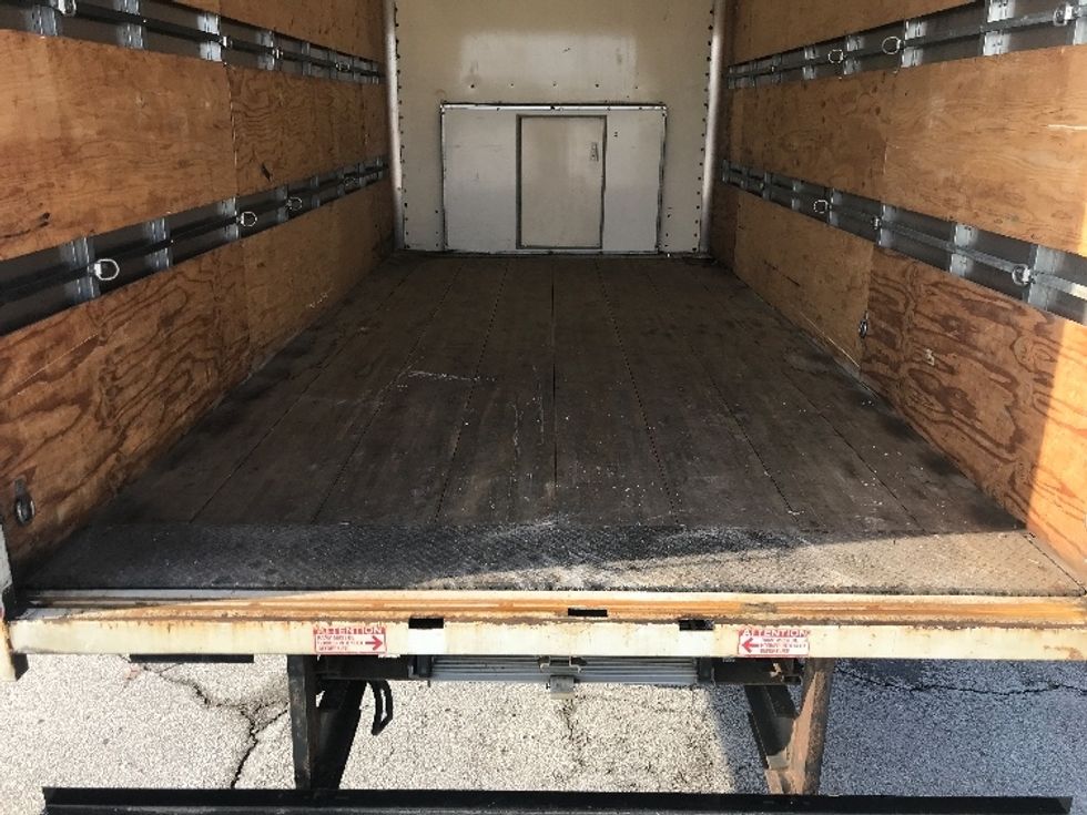 Light Duty Box Truck-Light and Medium Duty Trucks-Ford-2019-E450-Cambridge-ON-189,131\n\t\tkm-$ 31,250 - Image 10