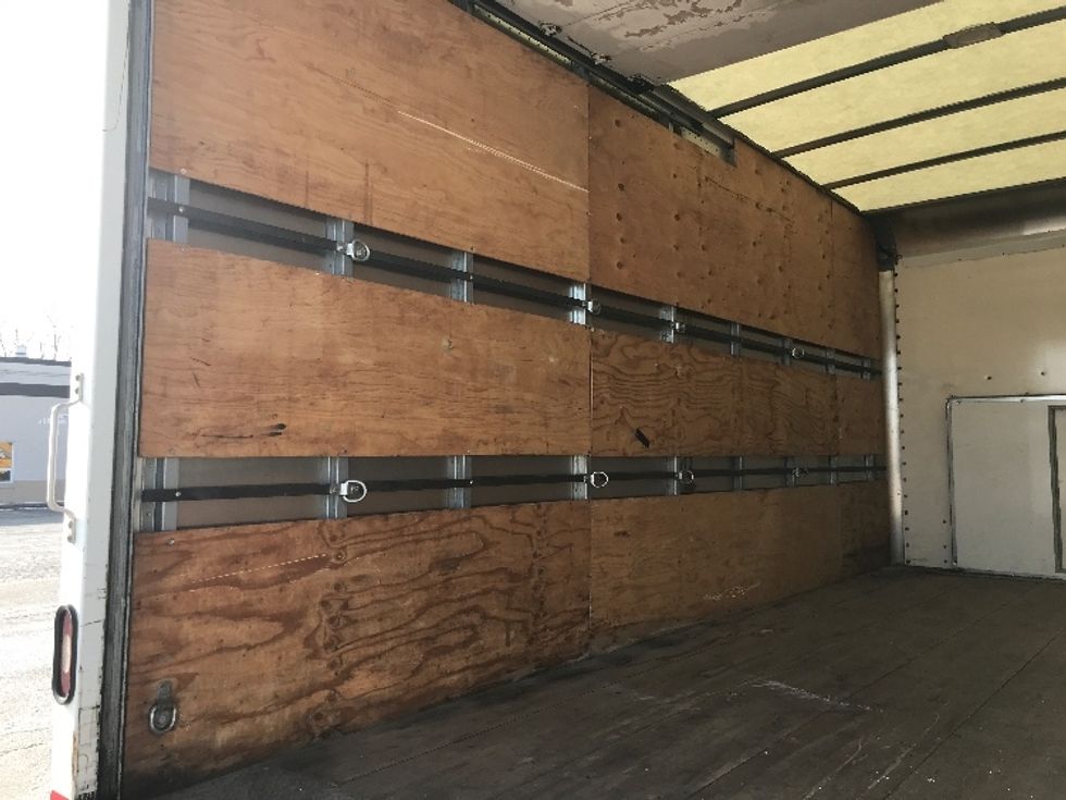 Light Duty Box Truck-Light and Medium Duty Trucks-Ford-2019-E450-Cambridge-ON-189,131\n\t\tkm-$ 31,250 - Image 11