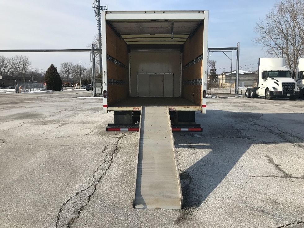 Light Duty Box Truck-Light and Medium Duty Trucks-Ford-2019-E450-Cambridge-ON-189,131\n\t\tkm-$ 31,250 - Image 9
