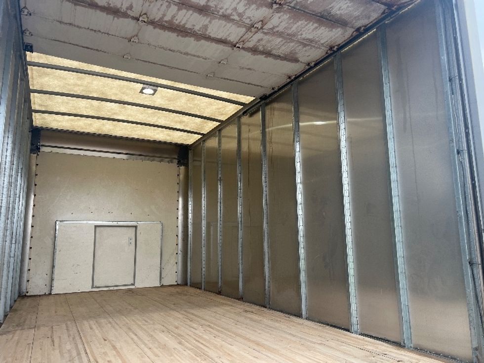 Light Duty Box Truck-Light and Medium Duty Trucks-Ford-2019-E450-Mississauga-ON-173,425\n\t\tkm-$ 33,250 - Image 11