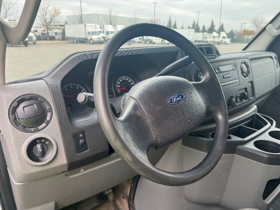 Light Duty Box Truck-Light and Medium Duty Trucks-Ford-2019-E450-Mississauga-ON-173,425\n\t\tkm-$ 33,250 - Image 16
