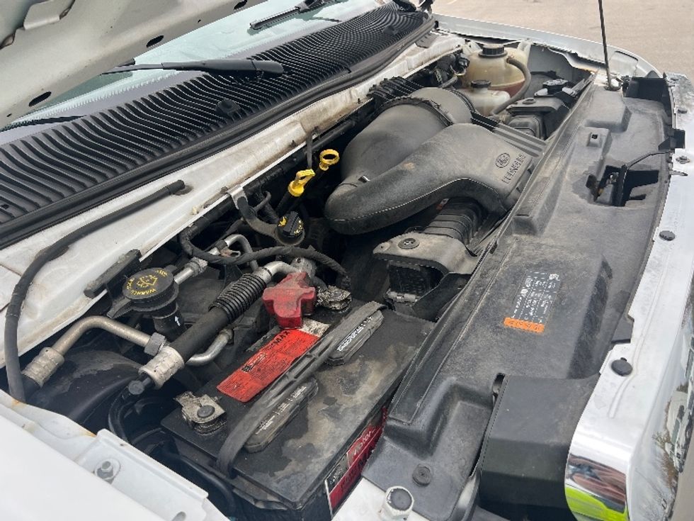 Light Duty Box Truck-Light and Medium Duty Trucks-Ford-2019-E450-Mississauga-ON-173,425\n\t\tkm-$ 33,250 - Image 22